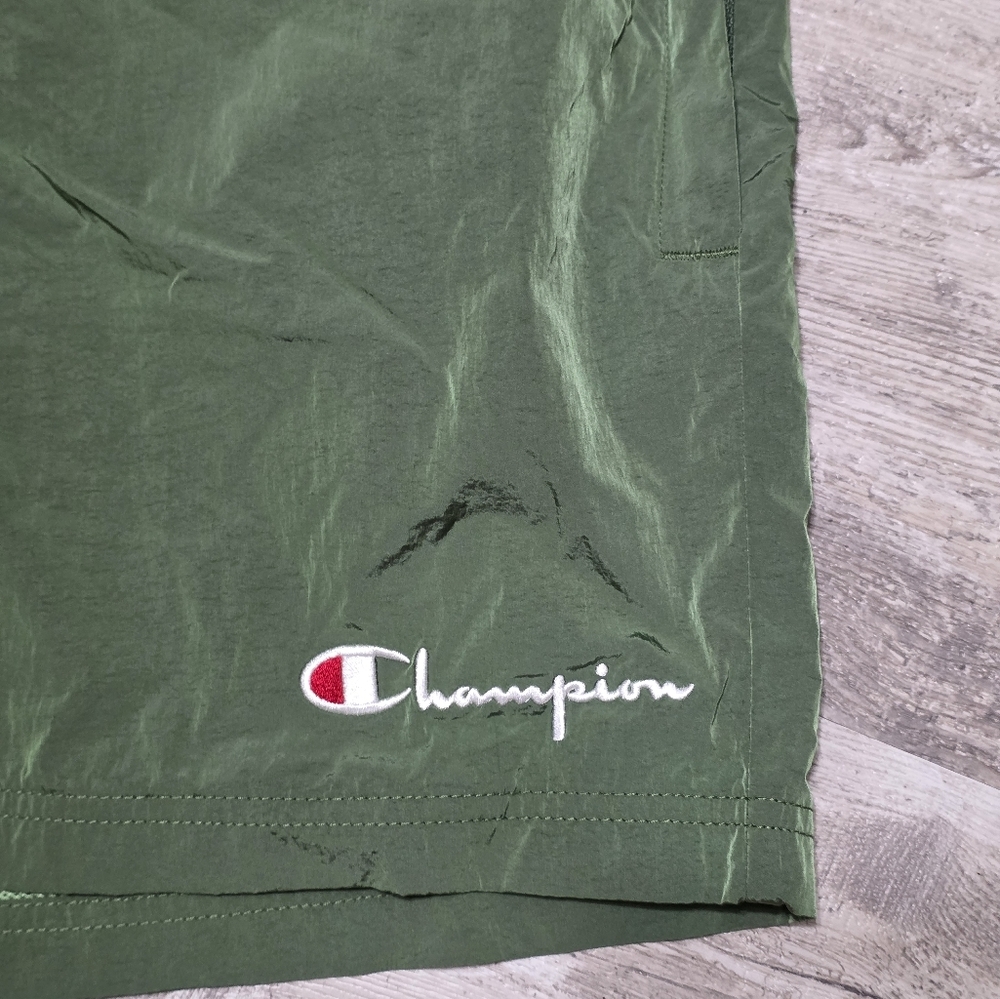 Champion Mens Green Nylon Warmup Shorts Mesh Lined Zip Pockets Size Small - Picture 4 of 7